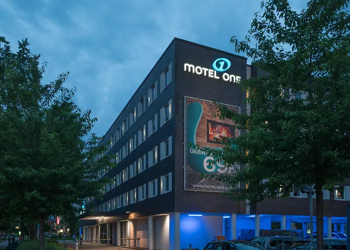 One Hamburg-airport 3*