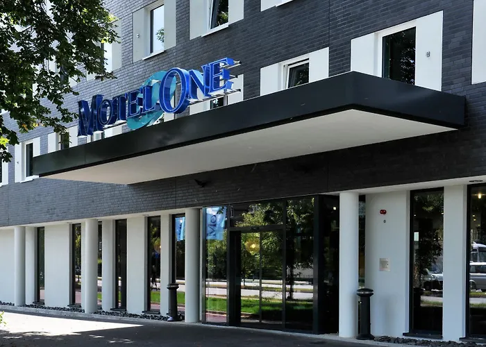 One Hamburg-airport Hotel
